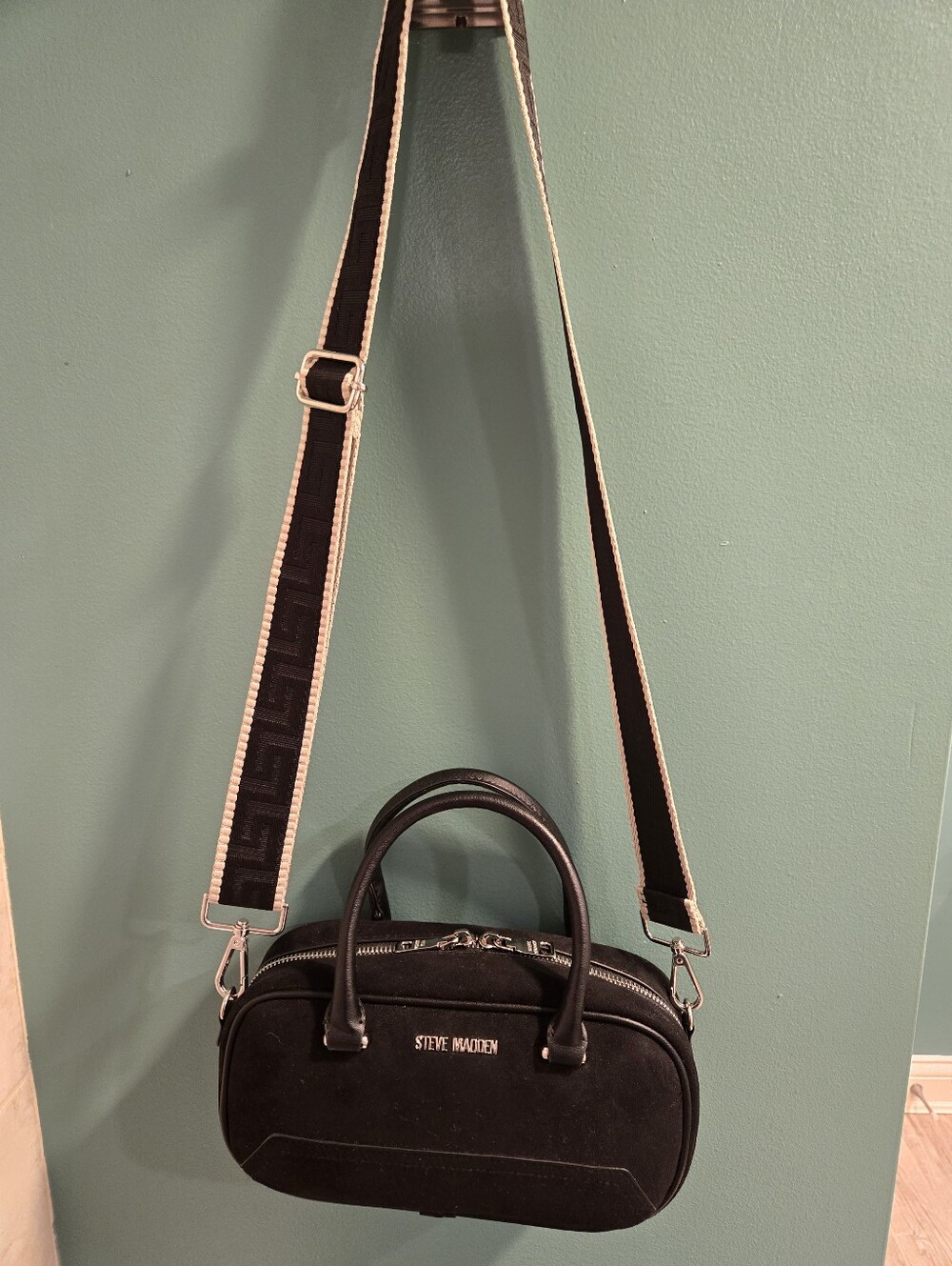 Steve Madden Black Oval Crossbody Satchel with Contrast Strap